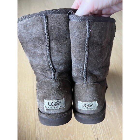 UGG Australia Classic Short Suede Winter Boots Chocolate Brown Women's 7 - Picture 2 of 8